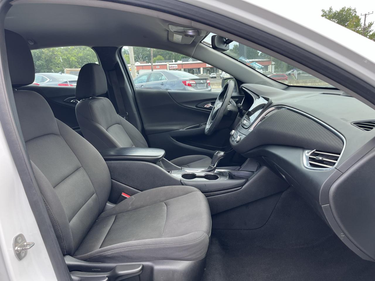 Chevrolet Malibu 4dr Sdn LT w/1LT 2017