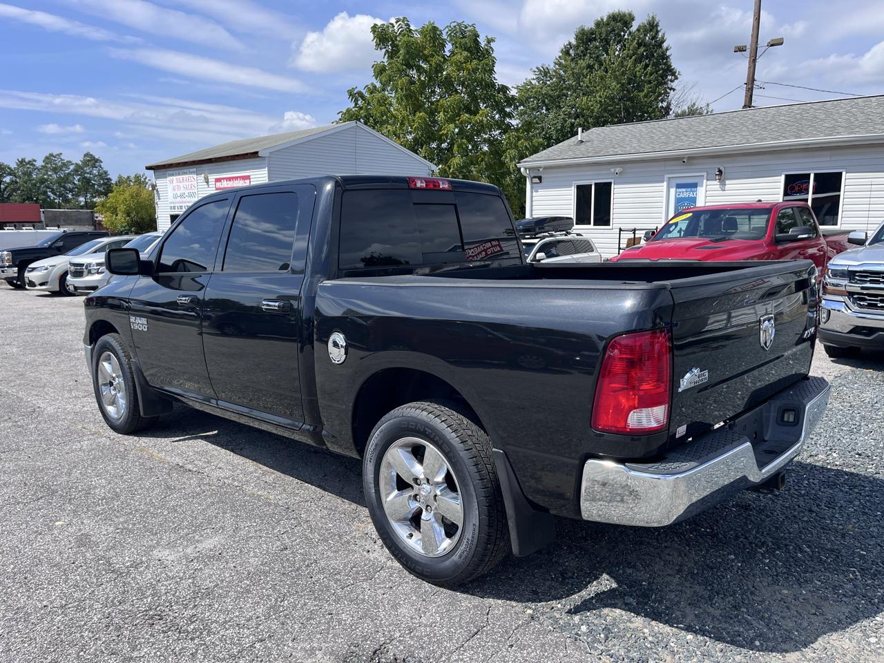 RAM 1500 Big Horn 4x4 Crew Cab 5'7" Box 2018