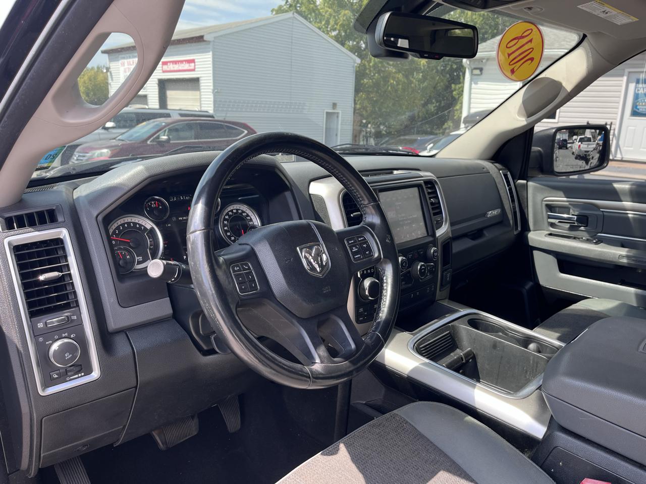 RAM 1500 Big Horn 4x4 Crew Cab 5'7" Box 2018
