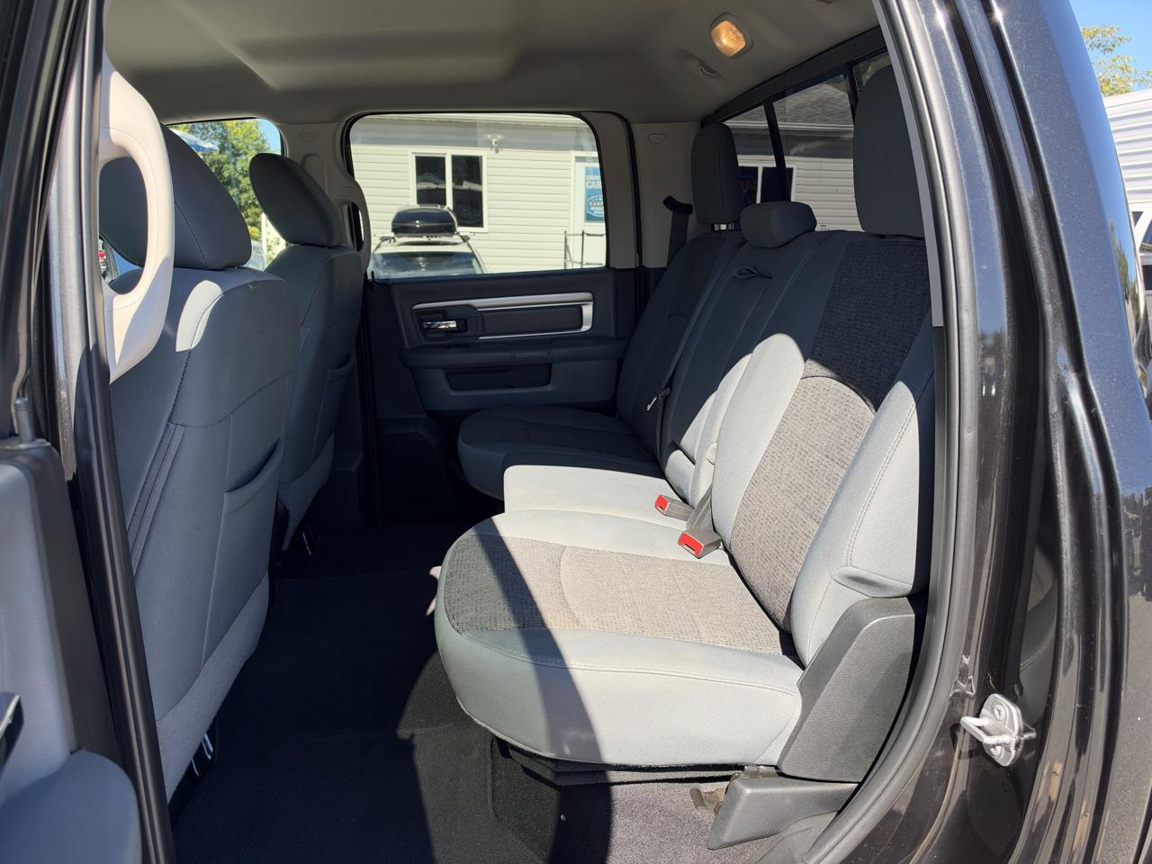 RAM 1500 Big Horn 4x4 Crew Cab 5'7" Box 2018