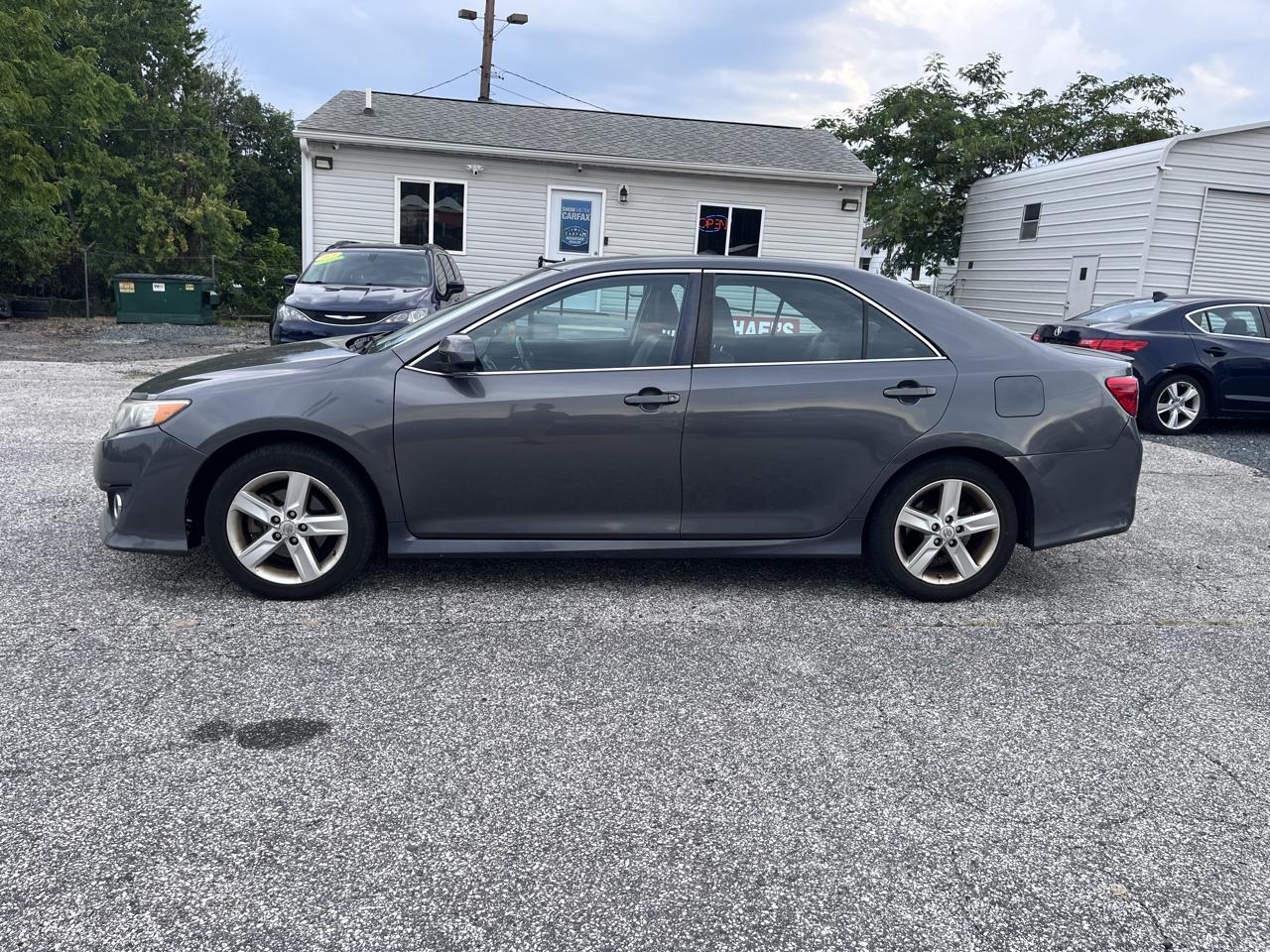 Toyota Camry SE 2013