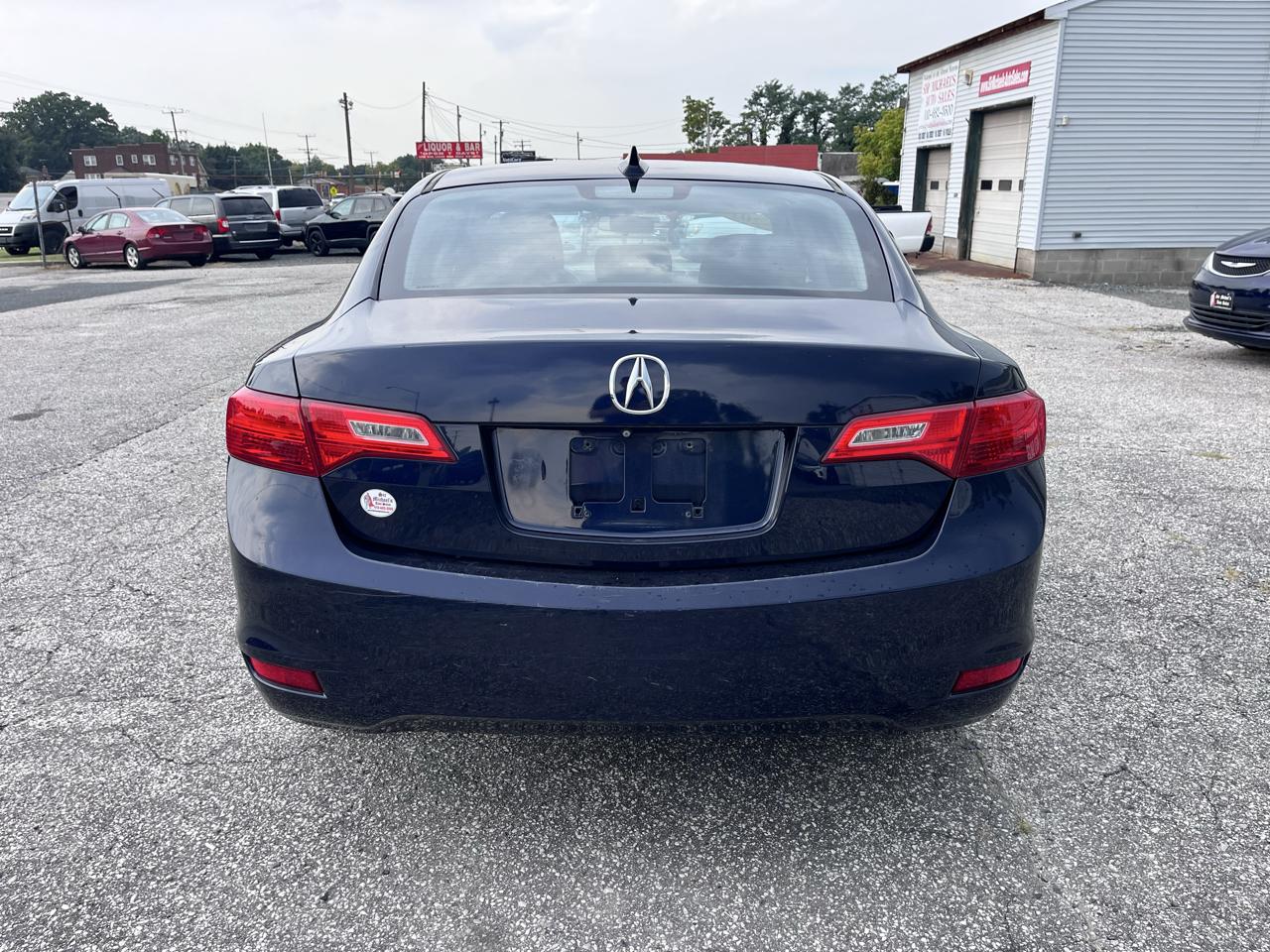 Acura ILX 4dr Sdn 2.0L 2015