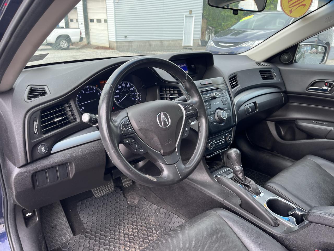 Acura ILX 4dr Sdn 2.0L 2015