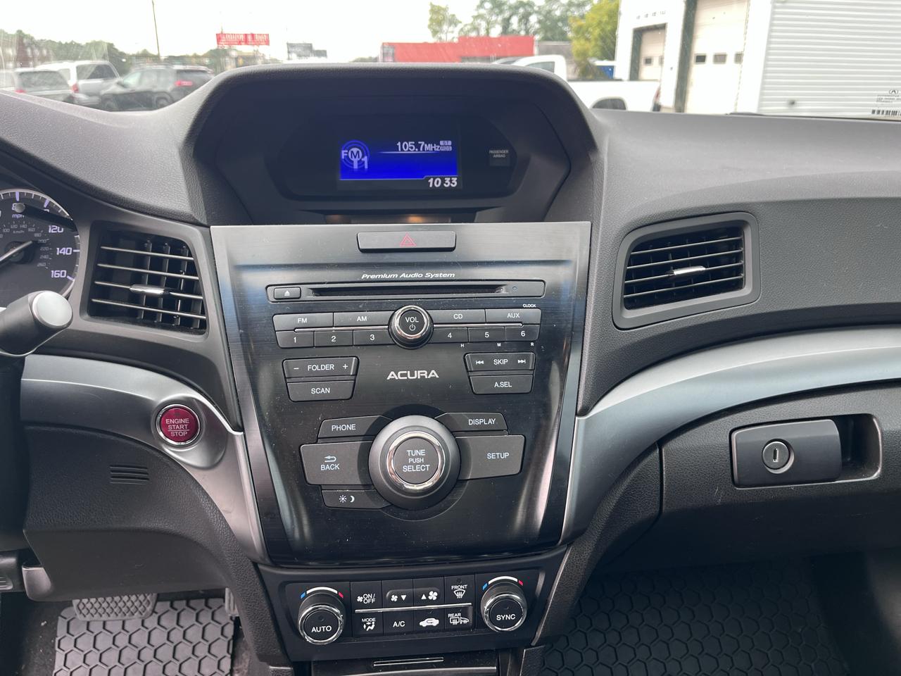 Acura ILX 4dr Sdn 2.0L 2015