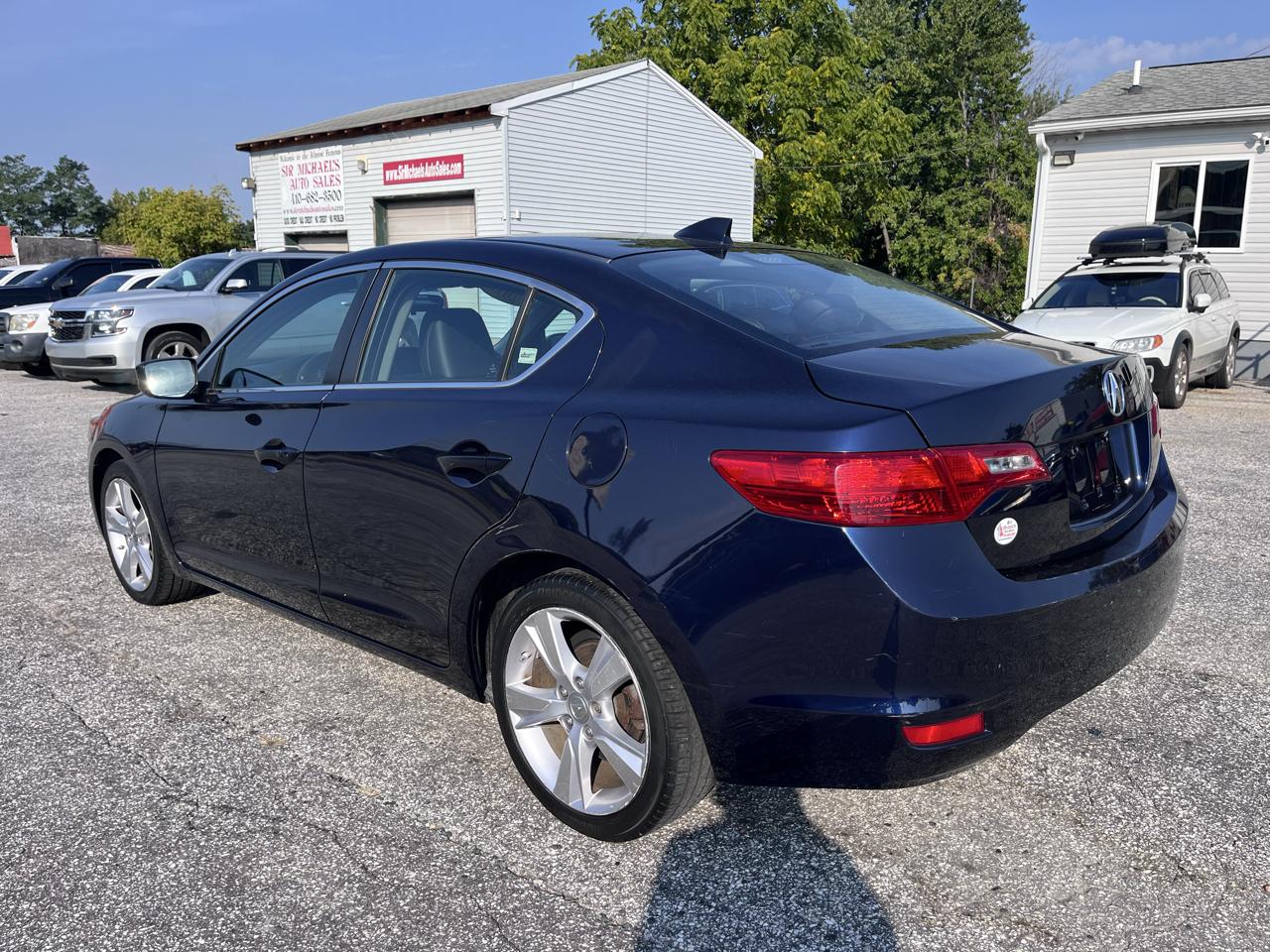 Acura ILX 4dr Sdn 2.0L 2015