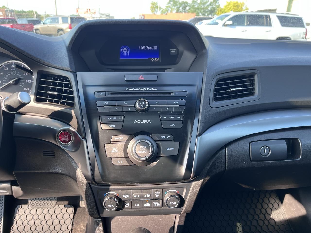 Acura ILX 4dr Sdn 2.0L 2015
