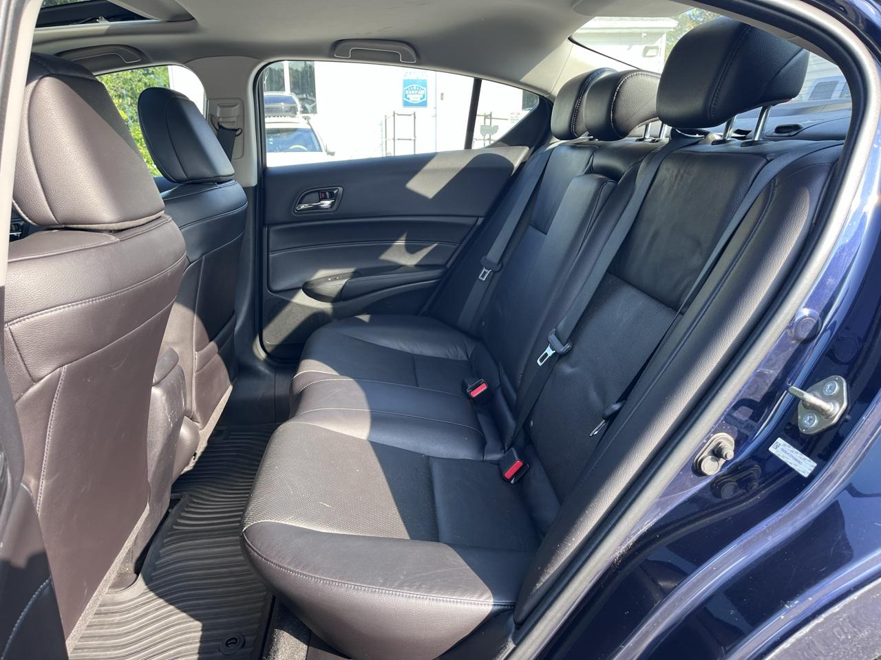 Acura ILX 4dr Sdn 2.0L 2015