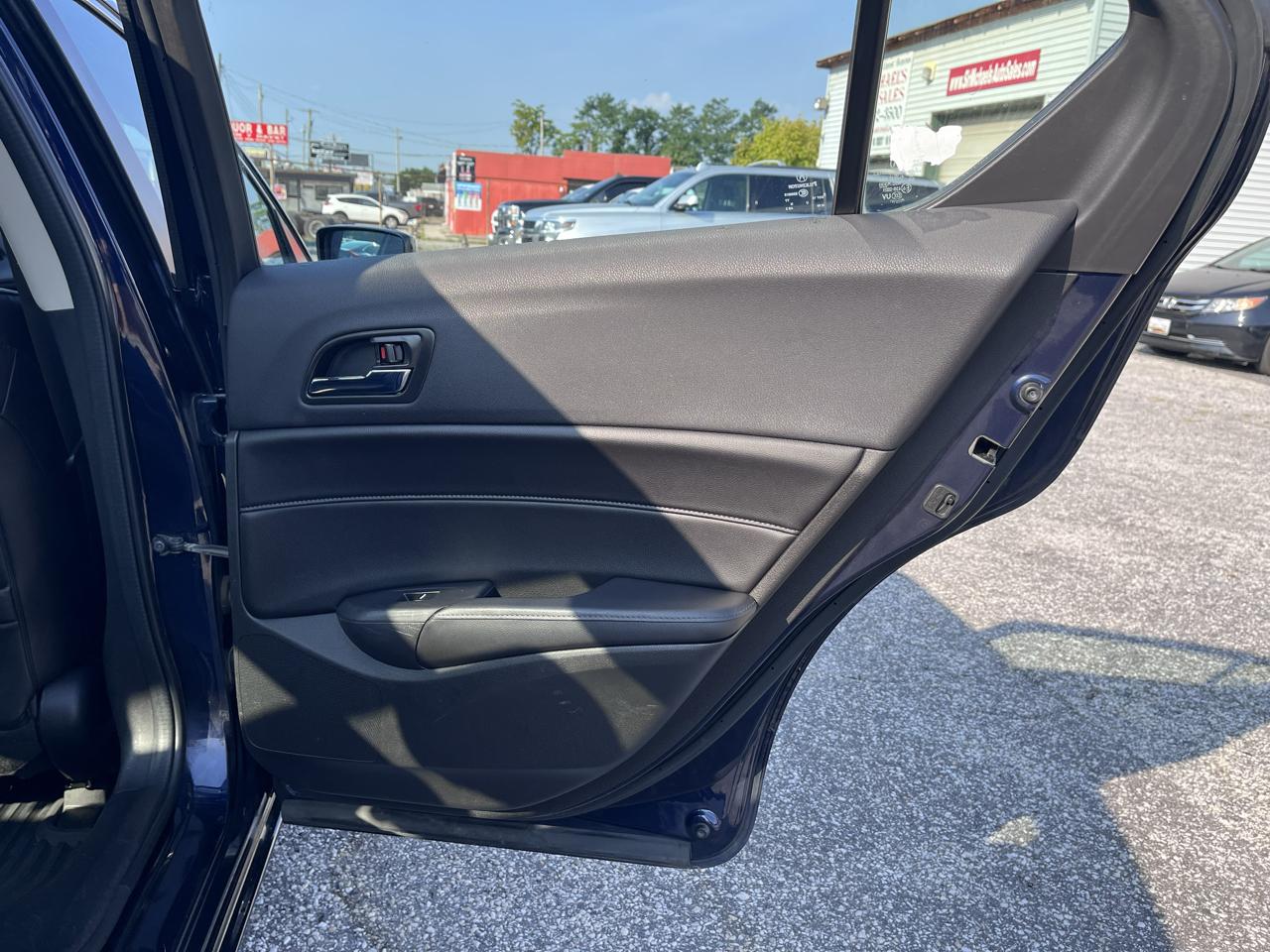 Acura ILX 4dr Sdn 2.0L 2015