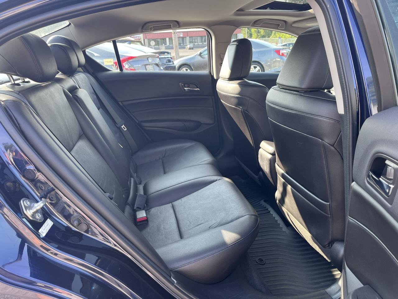 Acura ILX 4dr Sdn 2.0L 2015