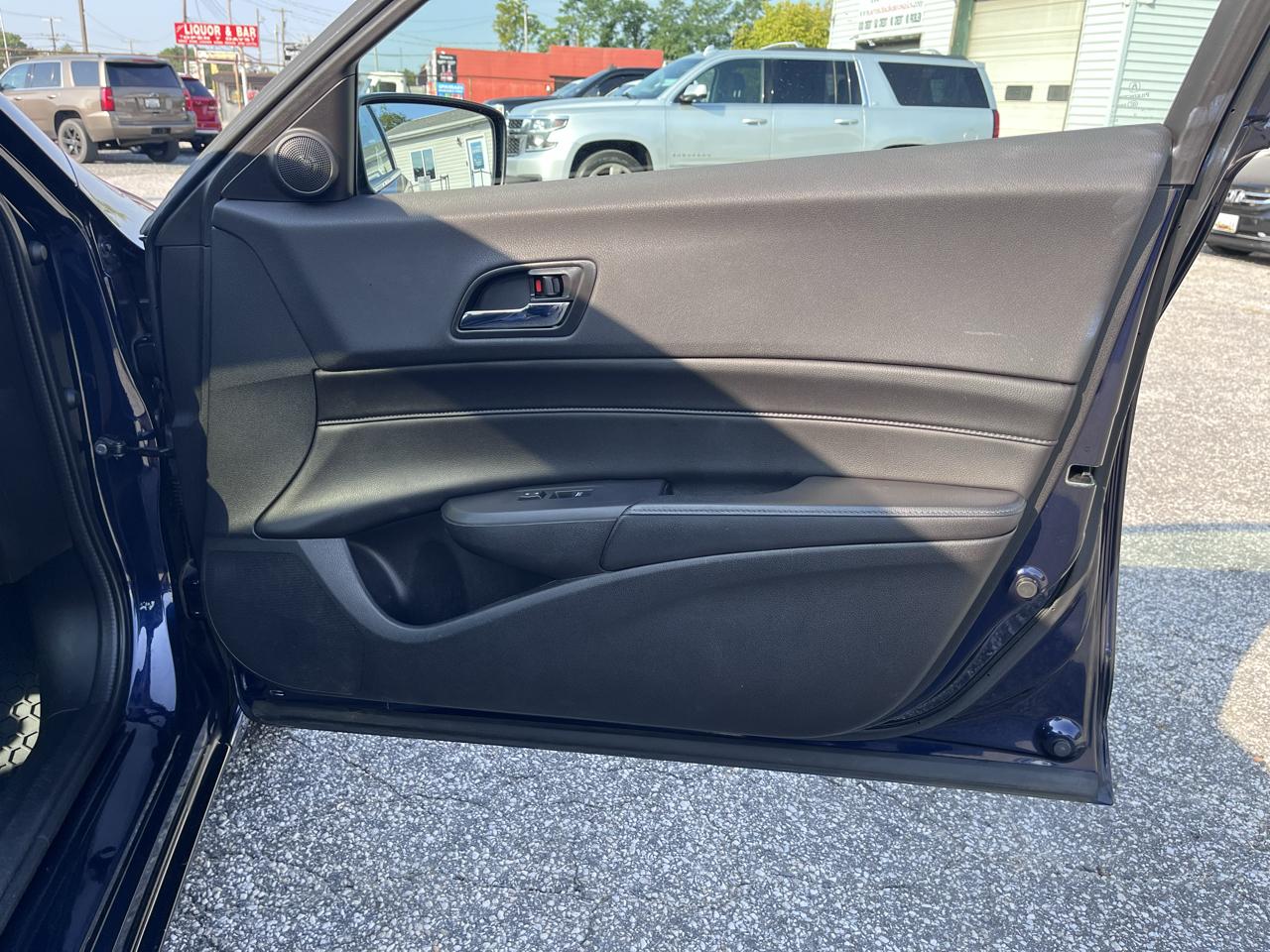 Acura ILX 4dr Sdn 2.0L 2015