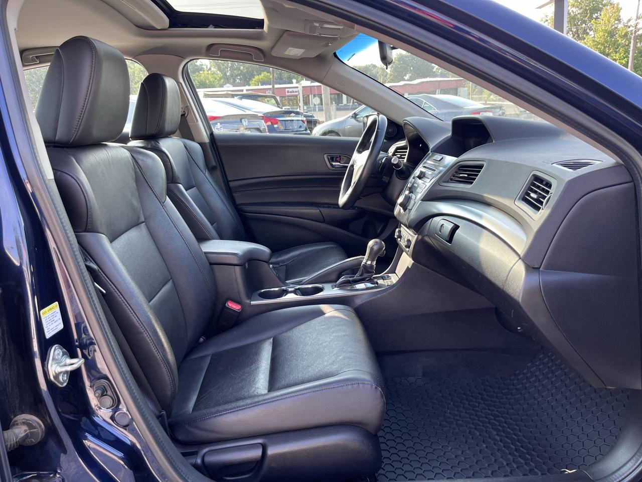 Acura ILX 4dr Sdn 2.0L 2015