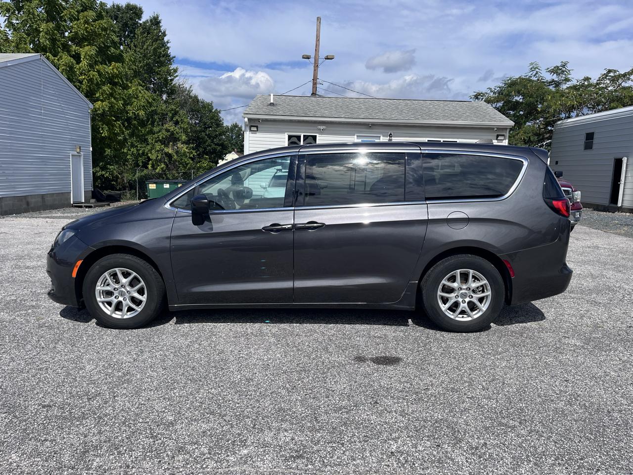 Chrysler Voyager LX FWD 2022