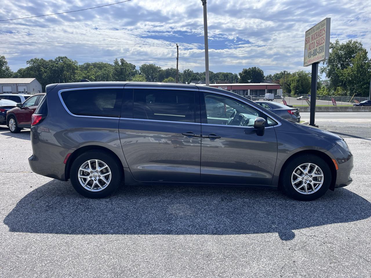Chrysler Voyager LX FWD 2022