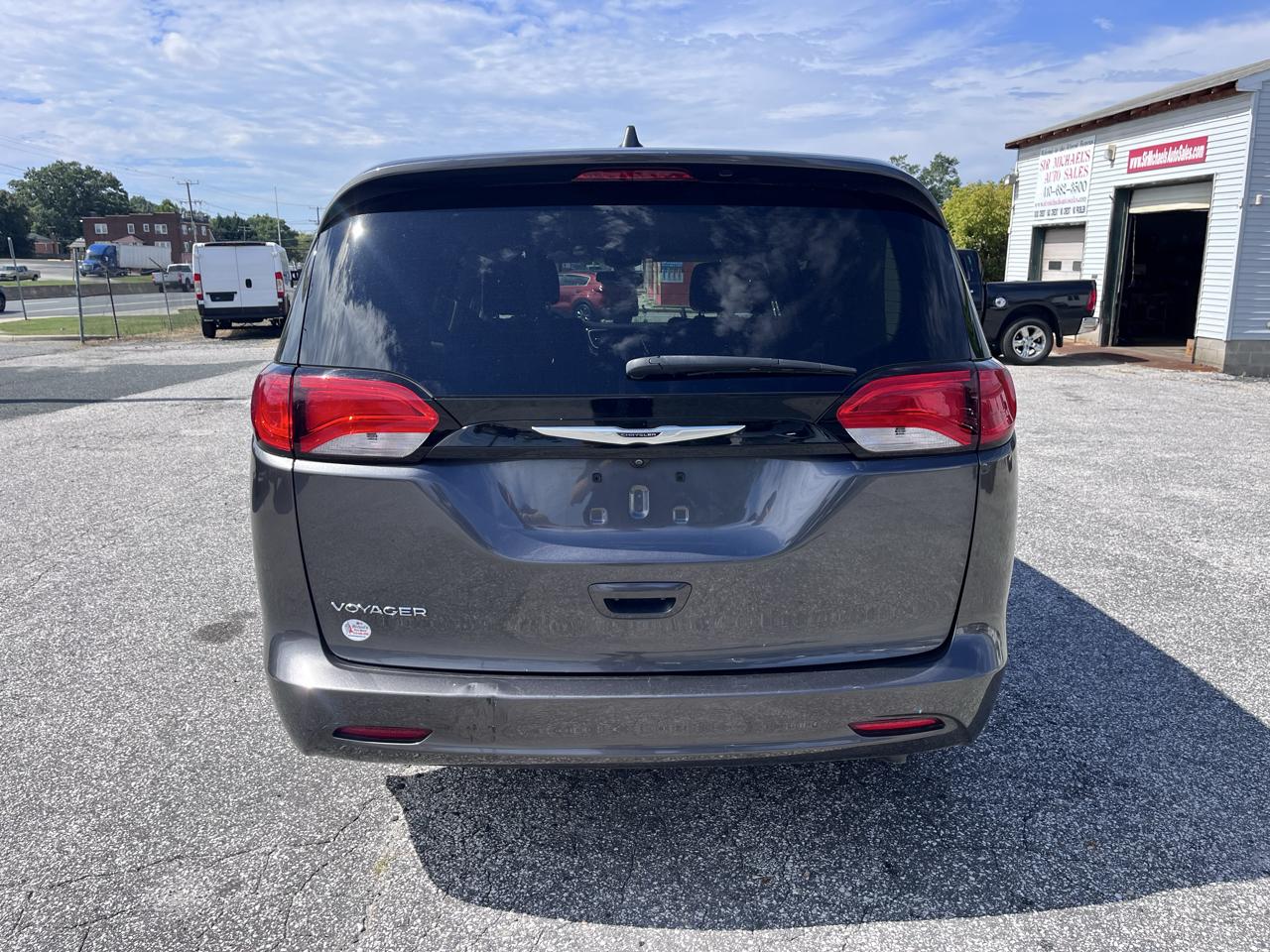 Chrysler Voyager LX FWD 2022