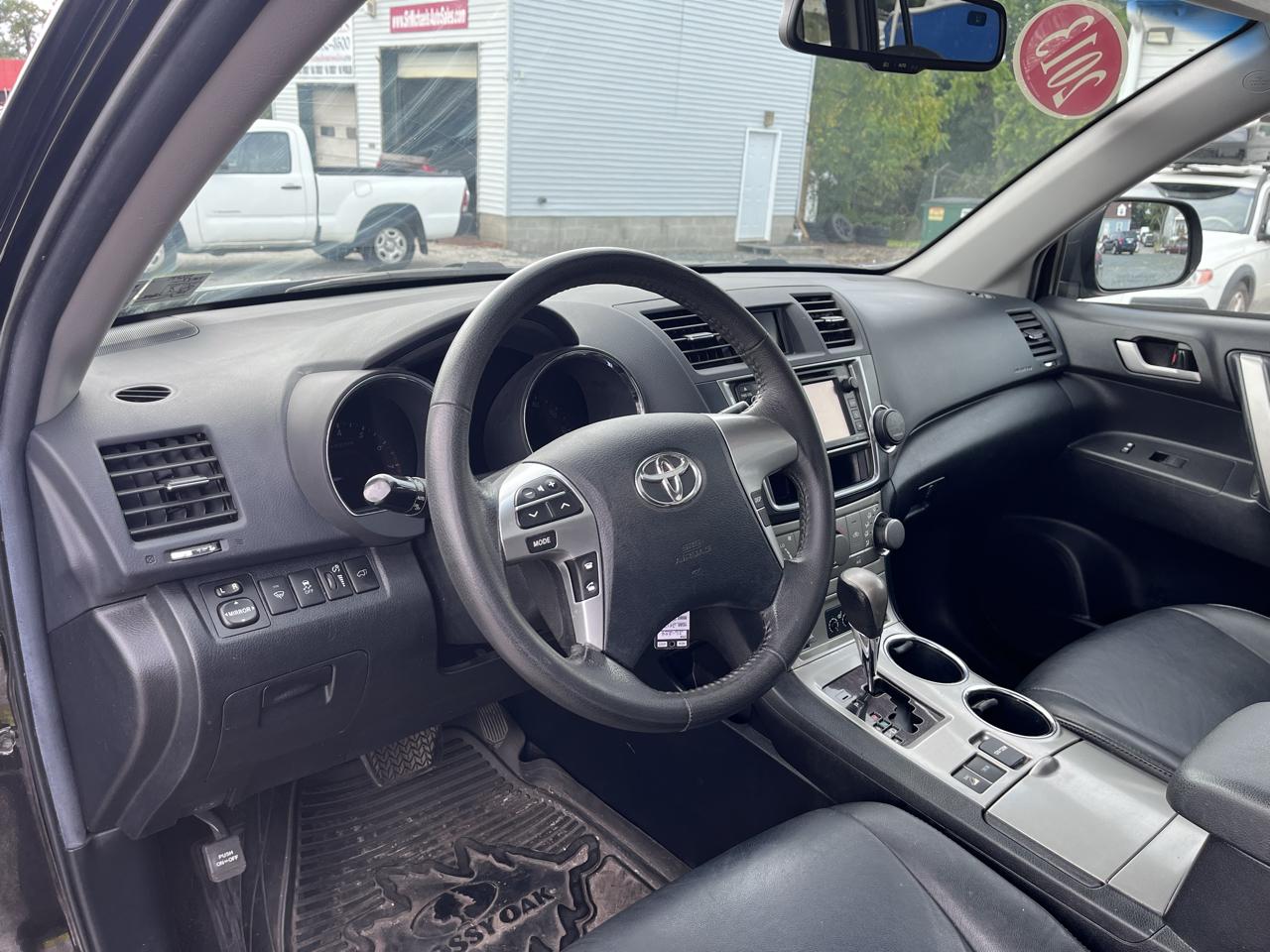 Toyota Highlander  2013