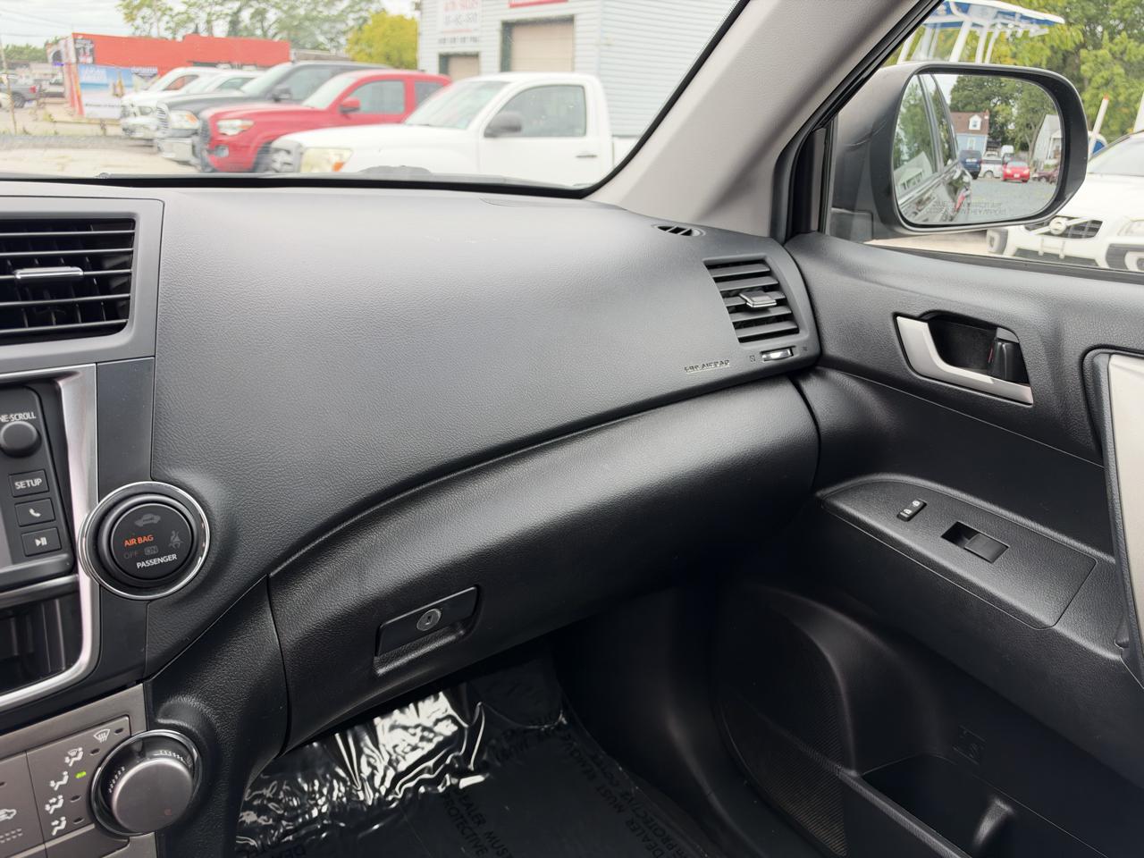 Toyota Highlander  2013