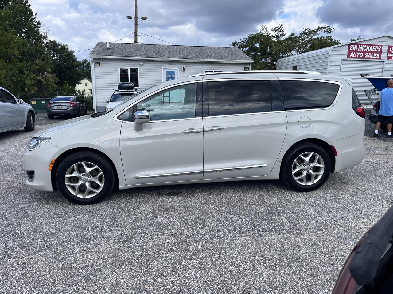Chrysler Pacifica Limited FWD 2019