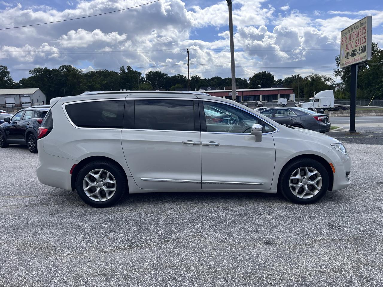 Chrysler Pacifica Limited FWD 2019
