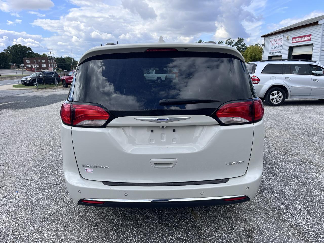 Chrysler Pacifica Limited FWD 2019