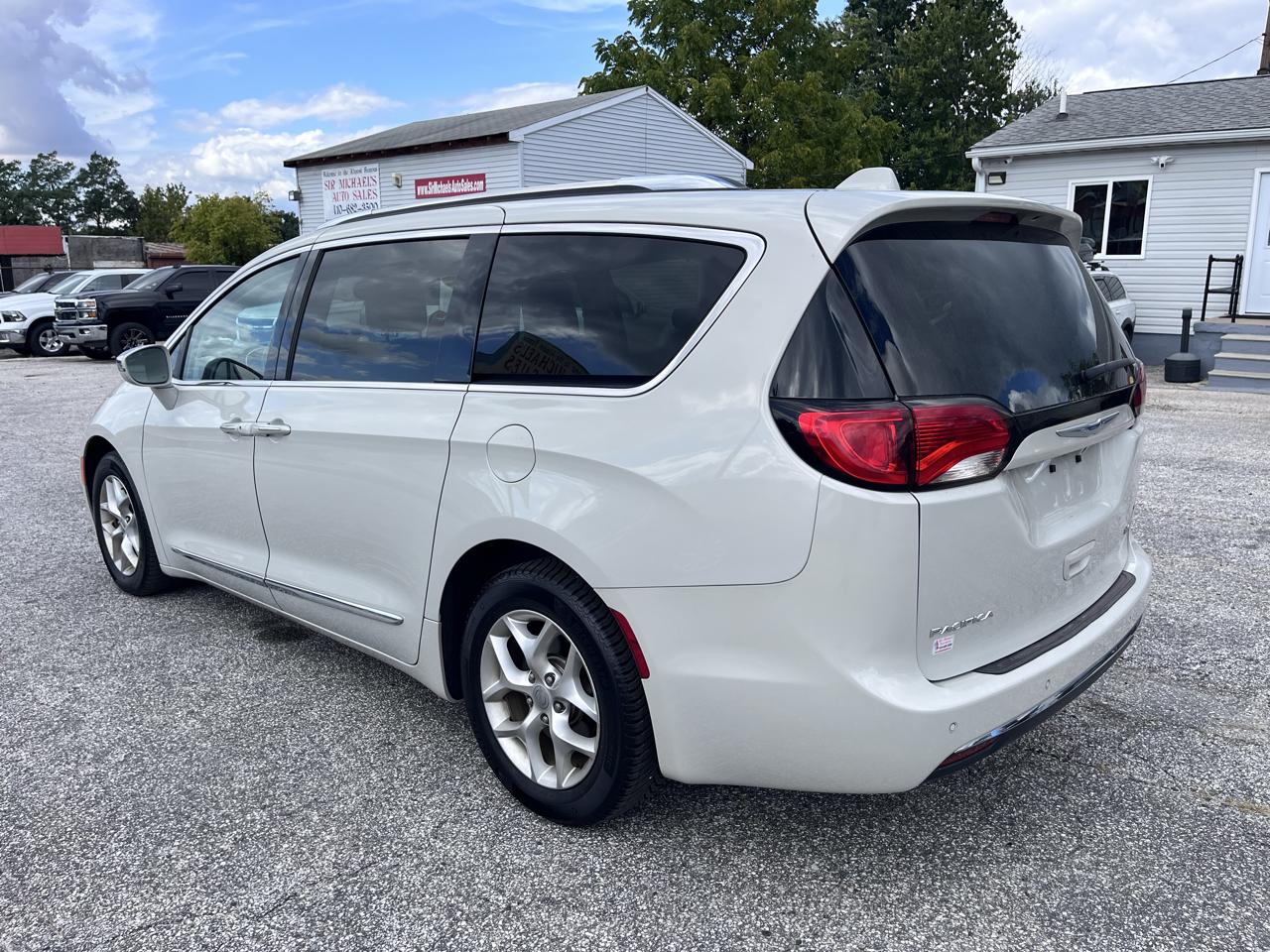Chrysler Pacifica Limited FWD 2019