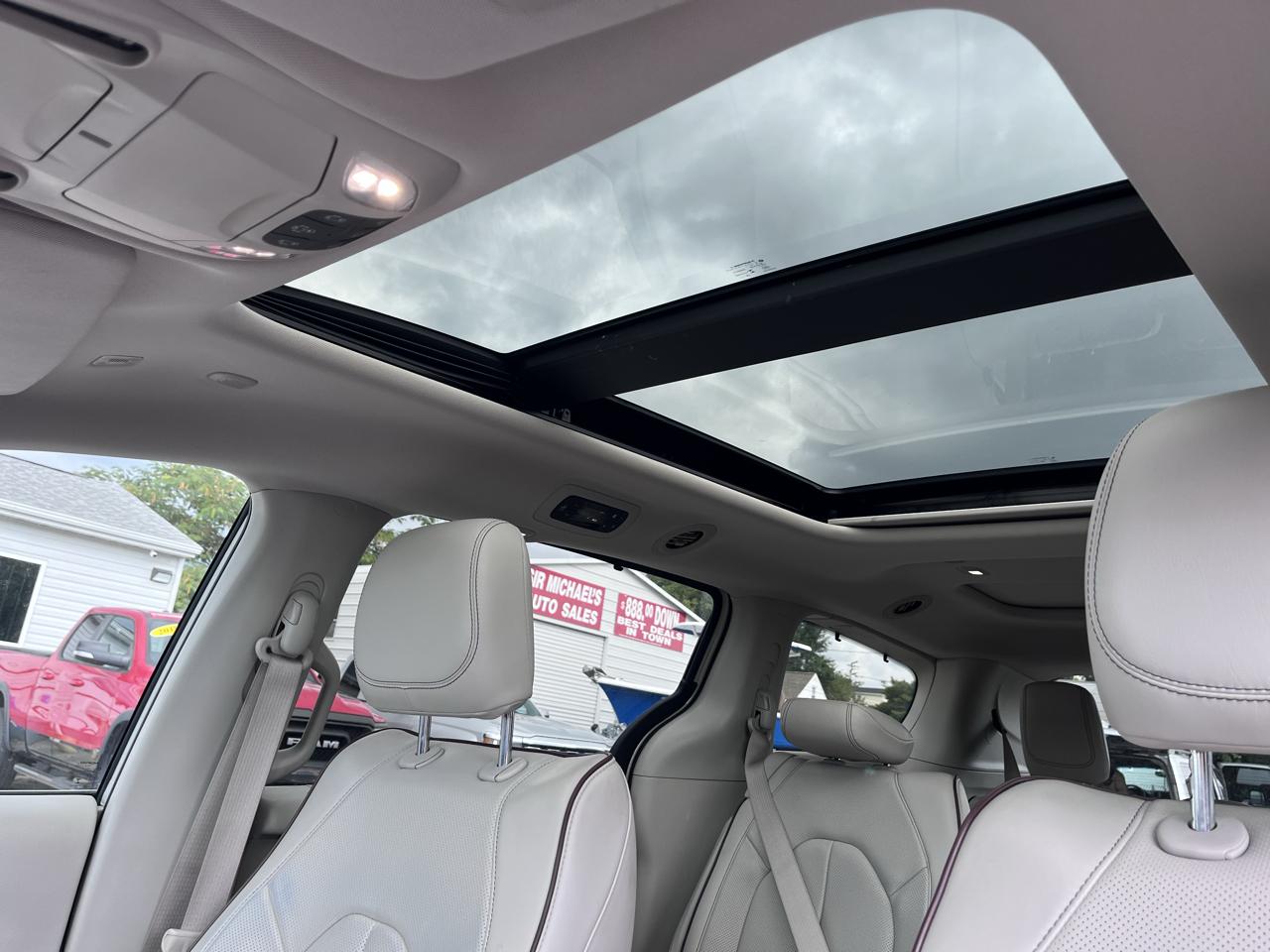 Chrysler Pacifica Limited FWD 2019