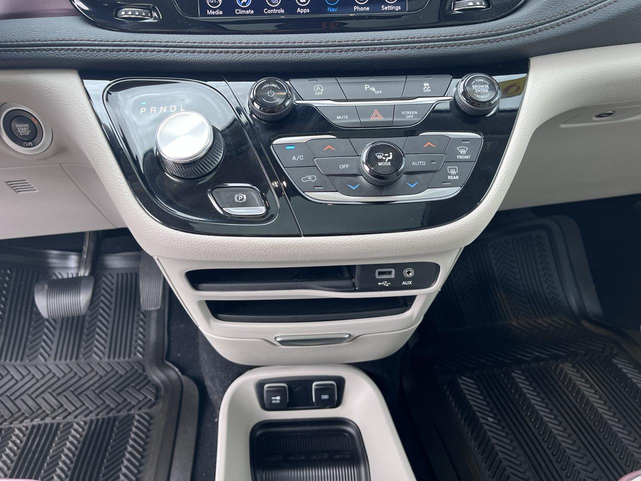 Chrysler Pacifica Limited FWD 2019