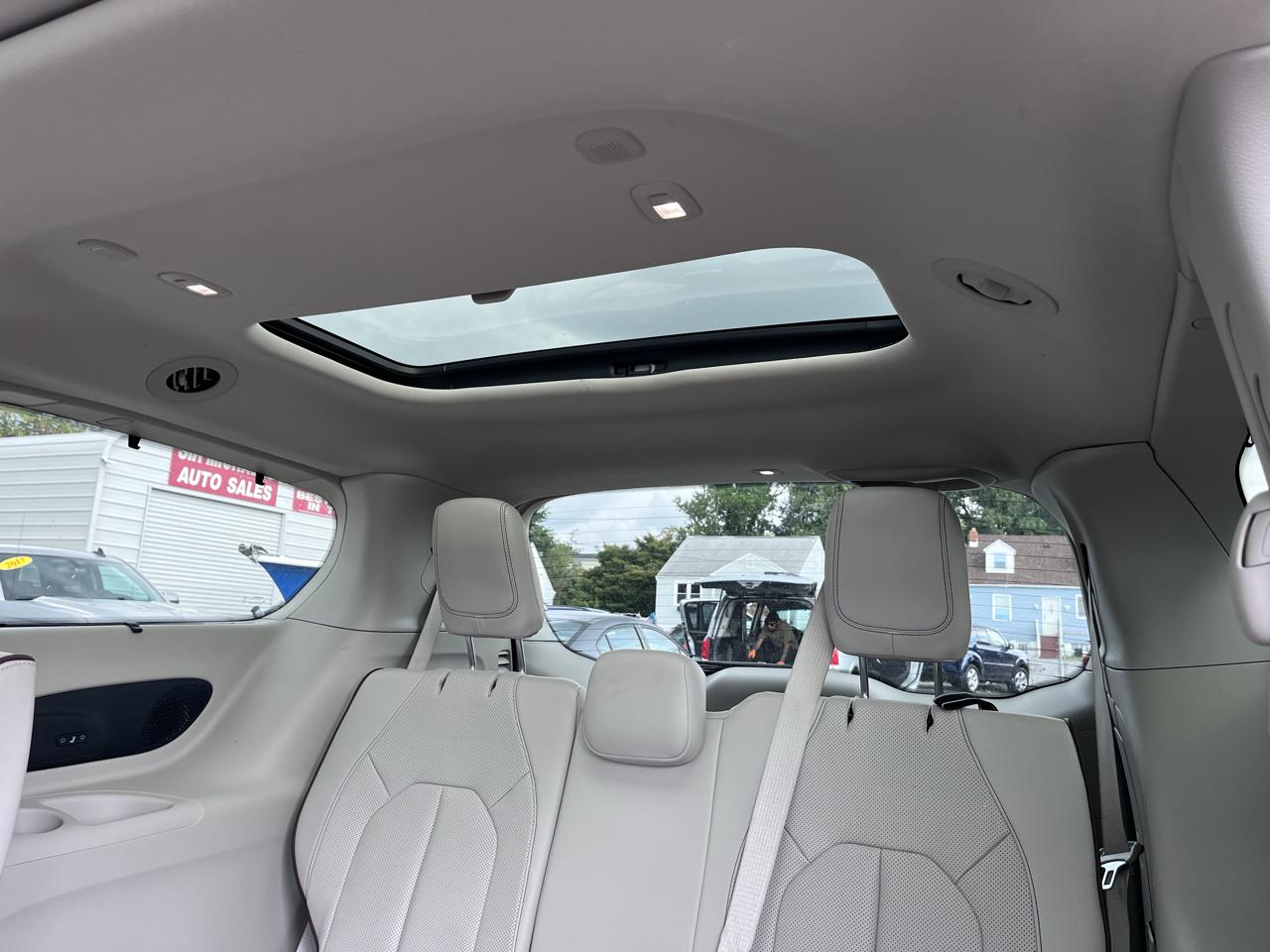 Chrysler Pacifica Limited FWD 2019
