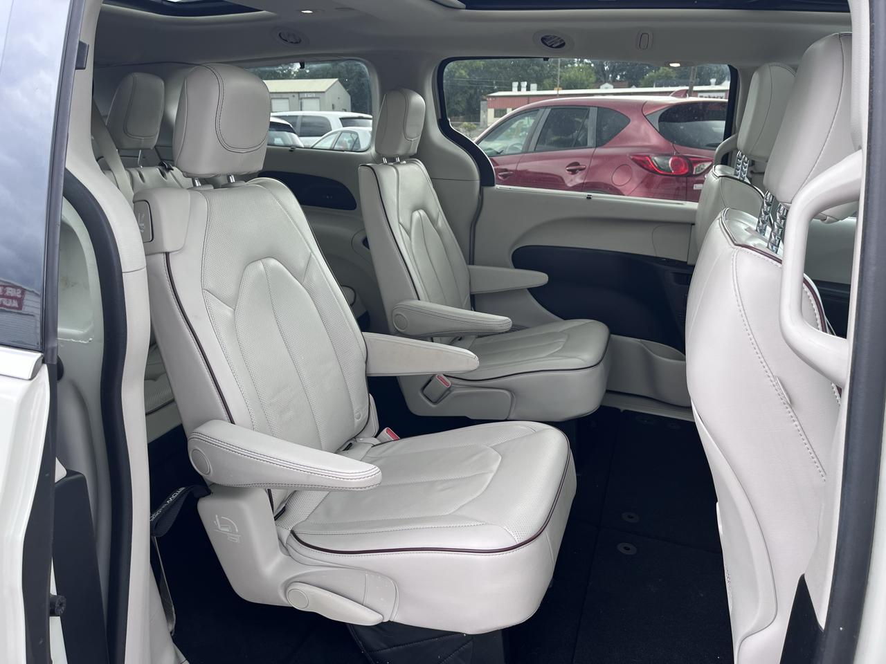 Chrysler Pacifica Limited FWD 2019