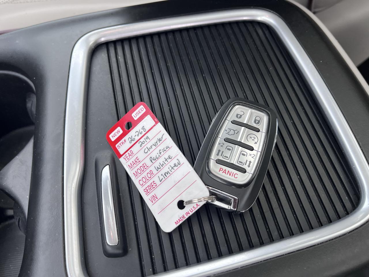 Chrysler Pacifica Limited FWD 2019
