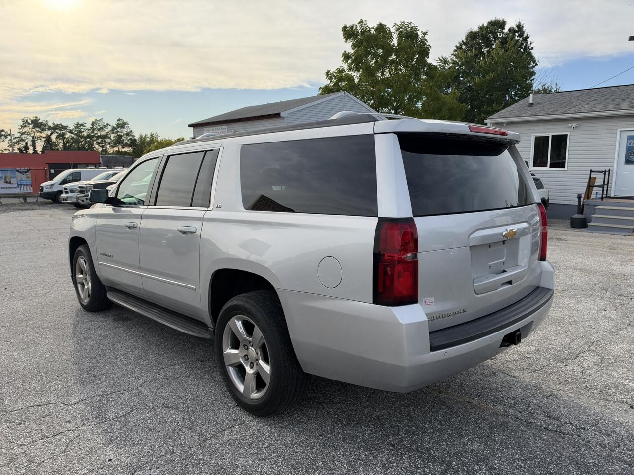 Chevrolet Suburban LS 4WD 2016