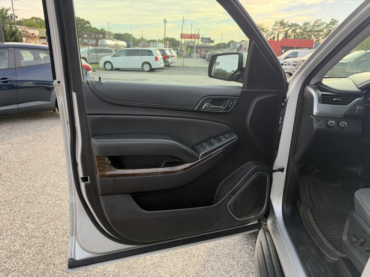 Chevrolet Suburban LS 4WD 2016