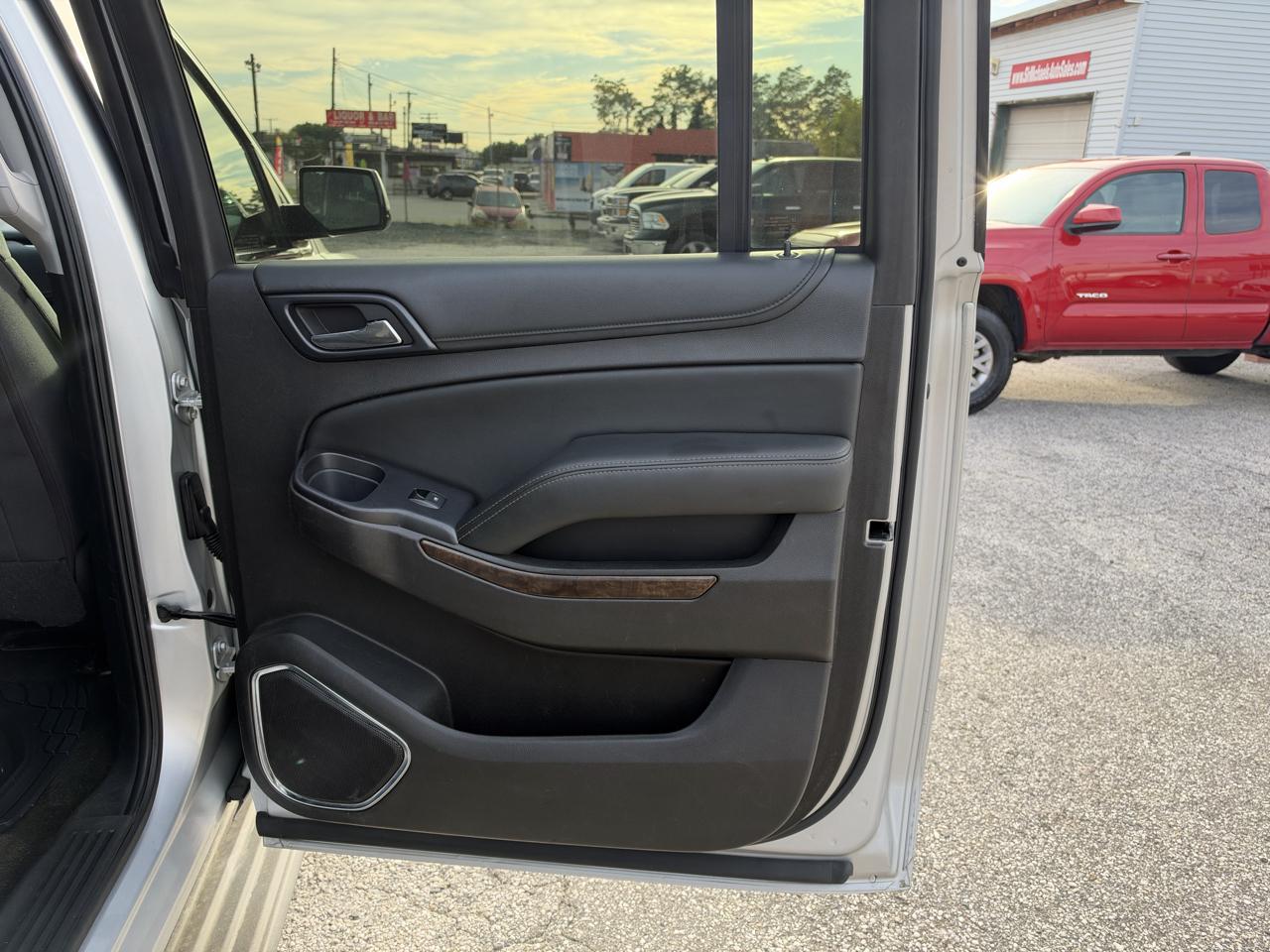 Chevrolet Suburban LS 4WD 2016