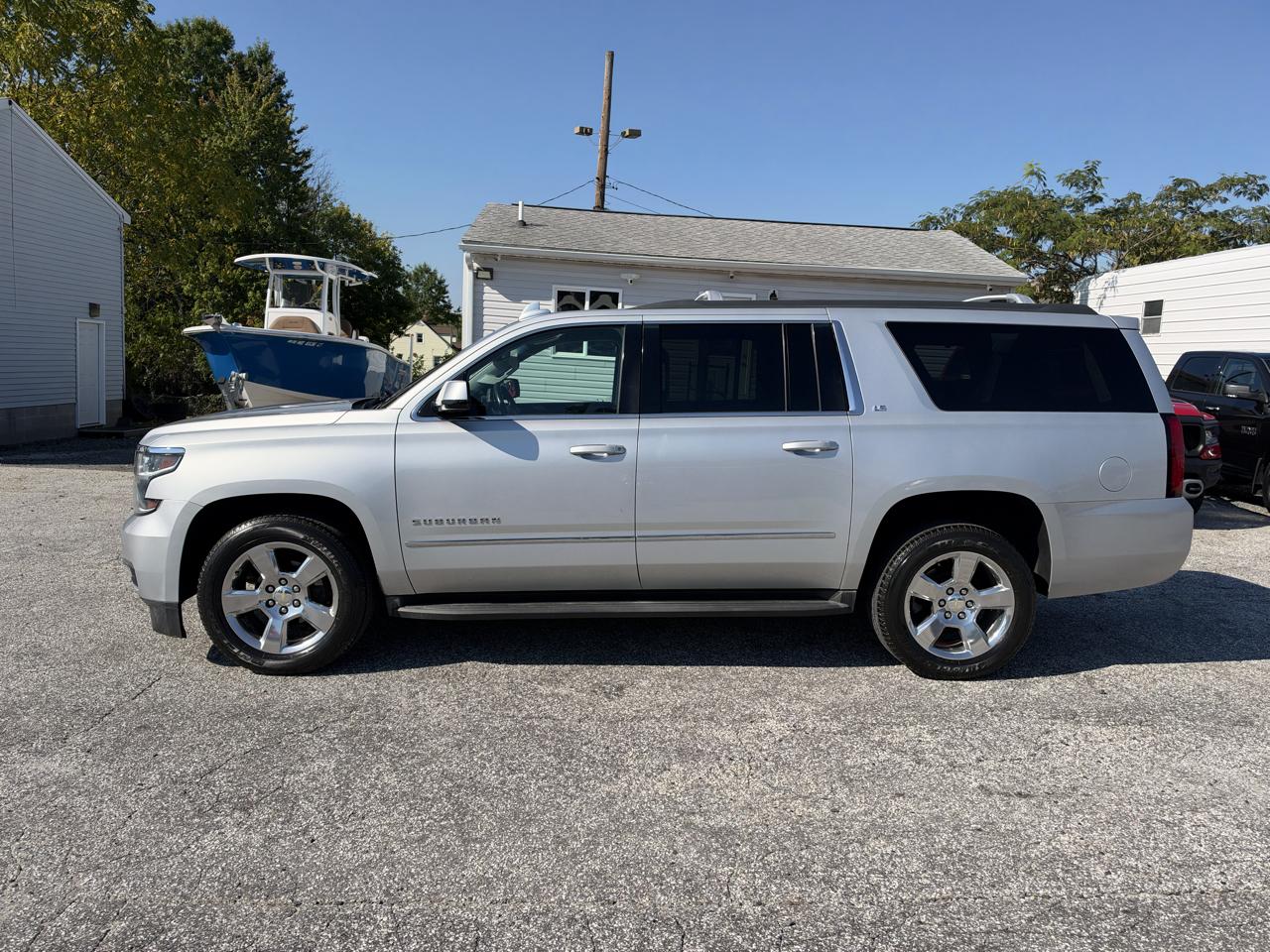 Chevrolet Suburban LS 4WD 2016