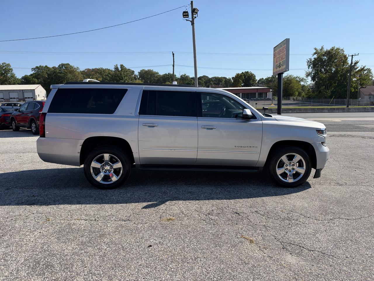 Chevrolet Suburban LS 4WD 2016