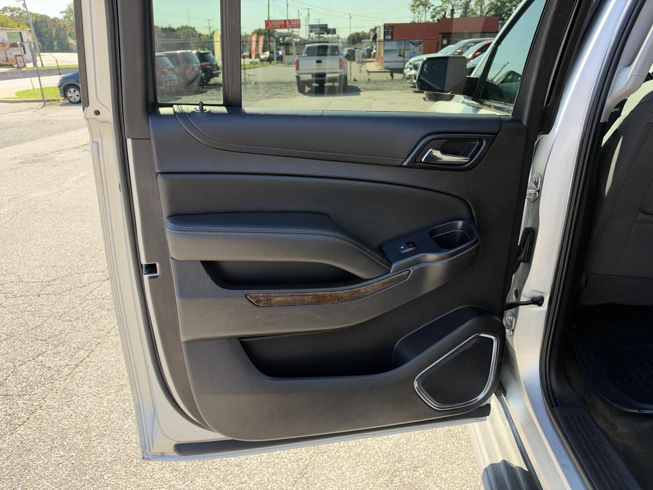 Chevrolet Suburban LS 4WD 2016