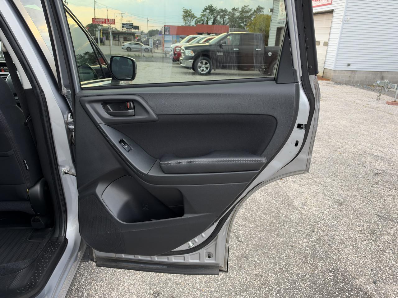 Subaru Forester  2016