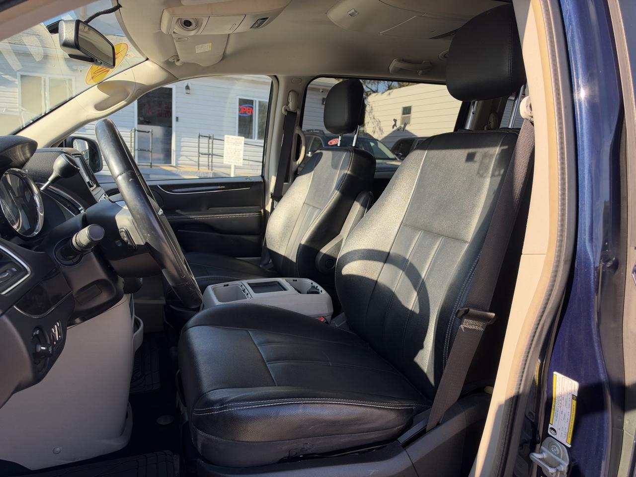 Chrysler Town & Country Touring 2016