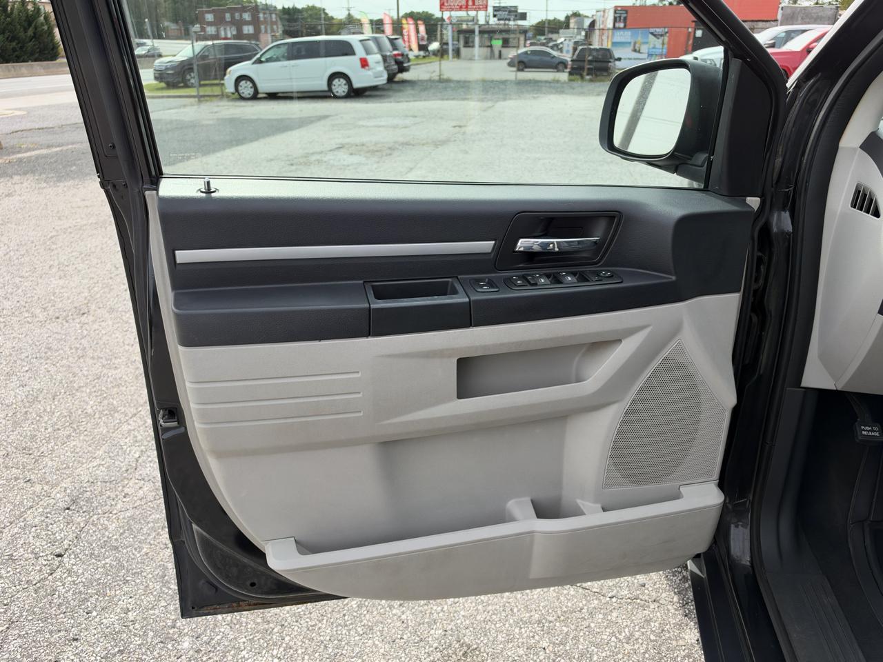 Dodge Grand Caravan SE 2010