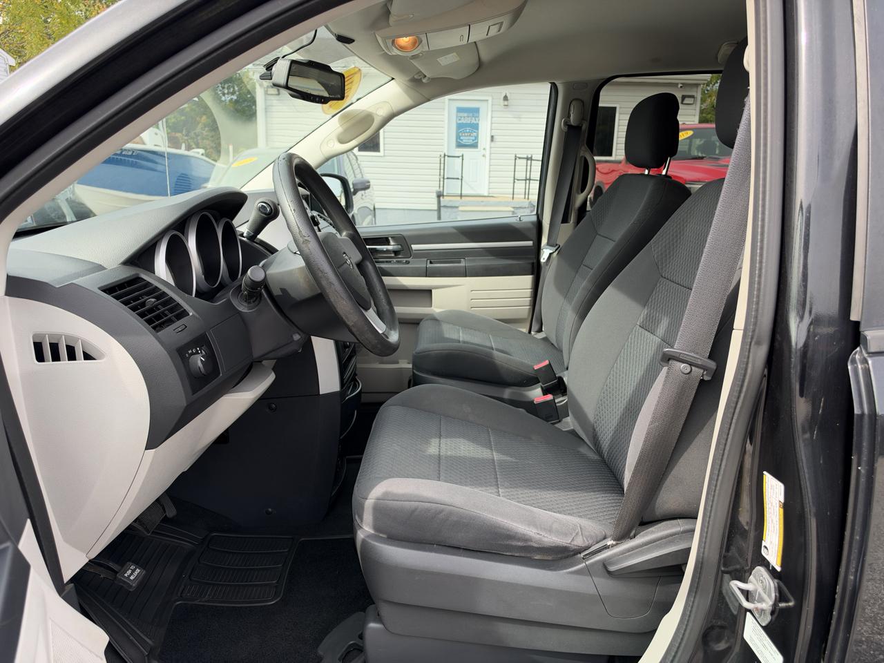 Dodge Grand Caravan SE 2010