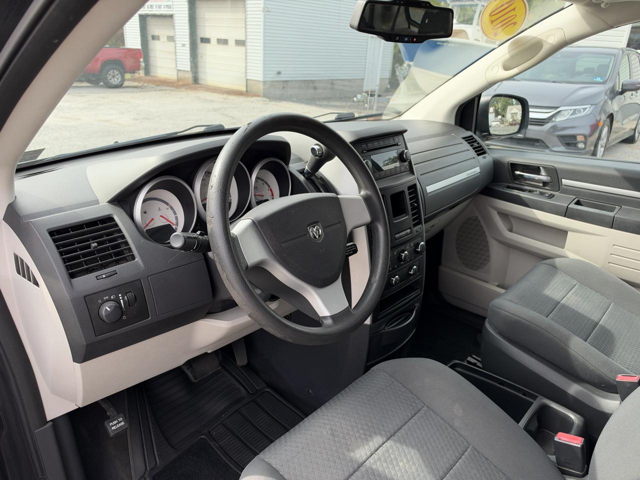 Dodge Grand Caravan SE 2010