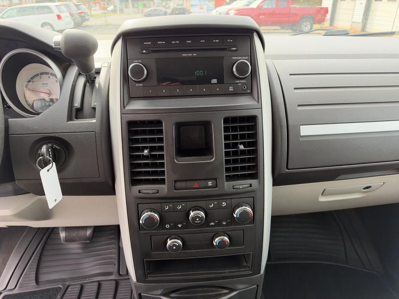 Dodge Grand Caravan SE 2010