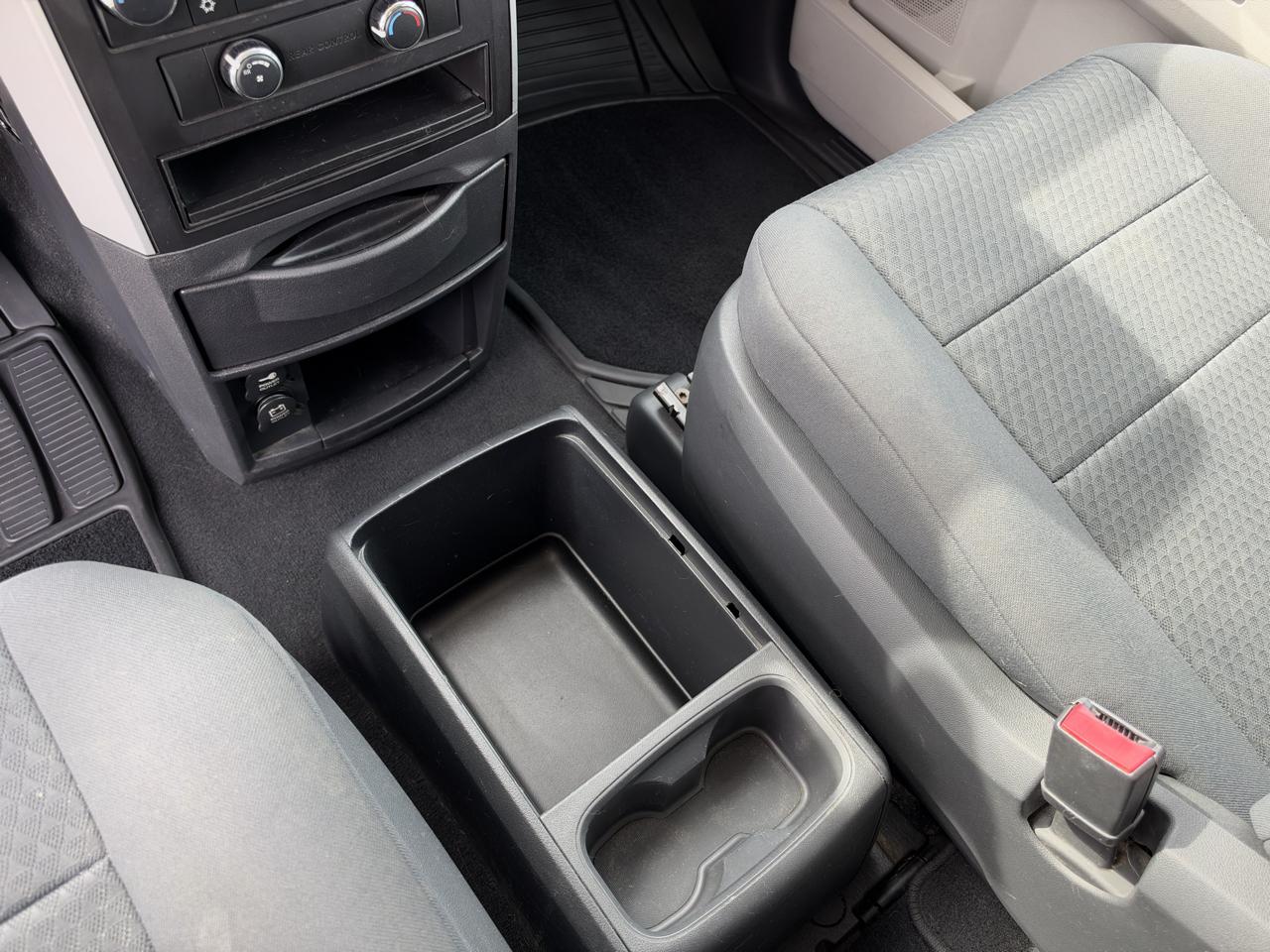 Dodge Grand Caravan SE 2010