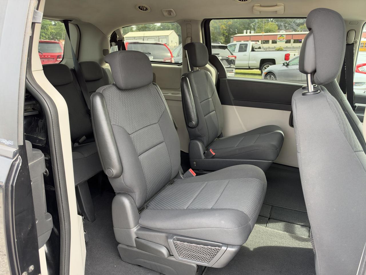 Dodge Grand Caravan SE 2010