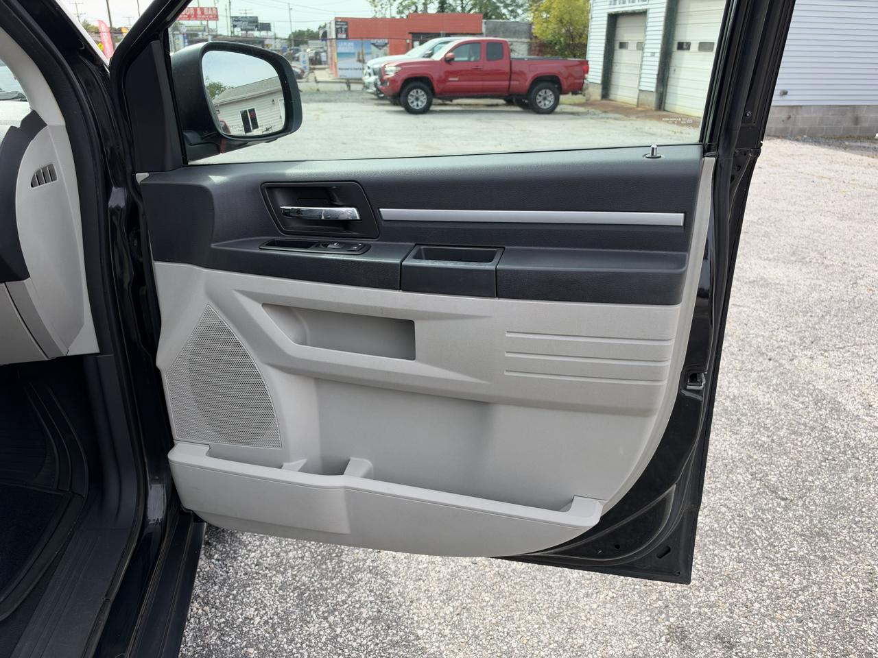 Dodge Grand Caravan SE 2010