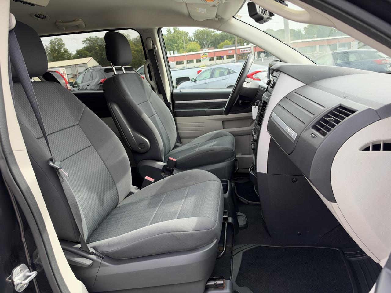 Dodge Grand Caravan SE 2010