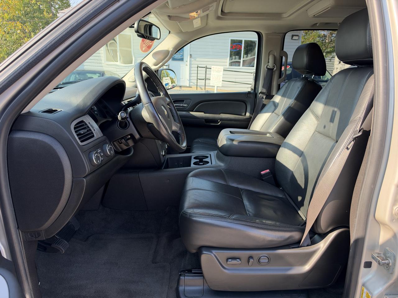 Chevrolet Tahoe 4WD 4dr 1500 LT w/2LT 2009