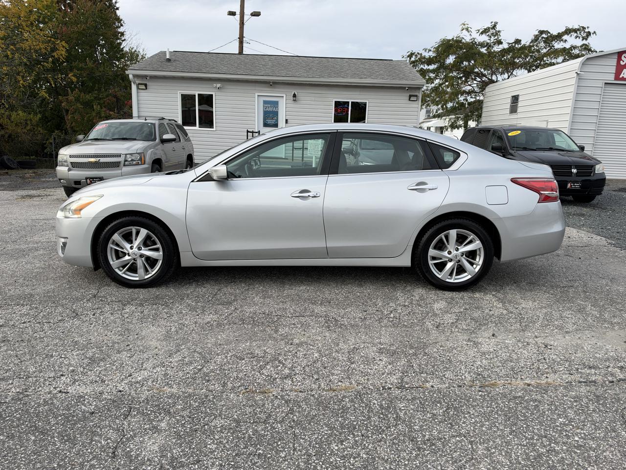 Nissan Altima 4dr Sdn I4 2.5 SV 2013