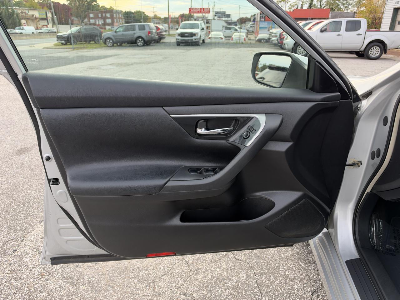 Nissan Altima 4dr Sdn I4 2.5 SV 2013
