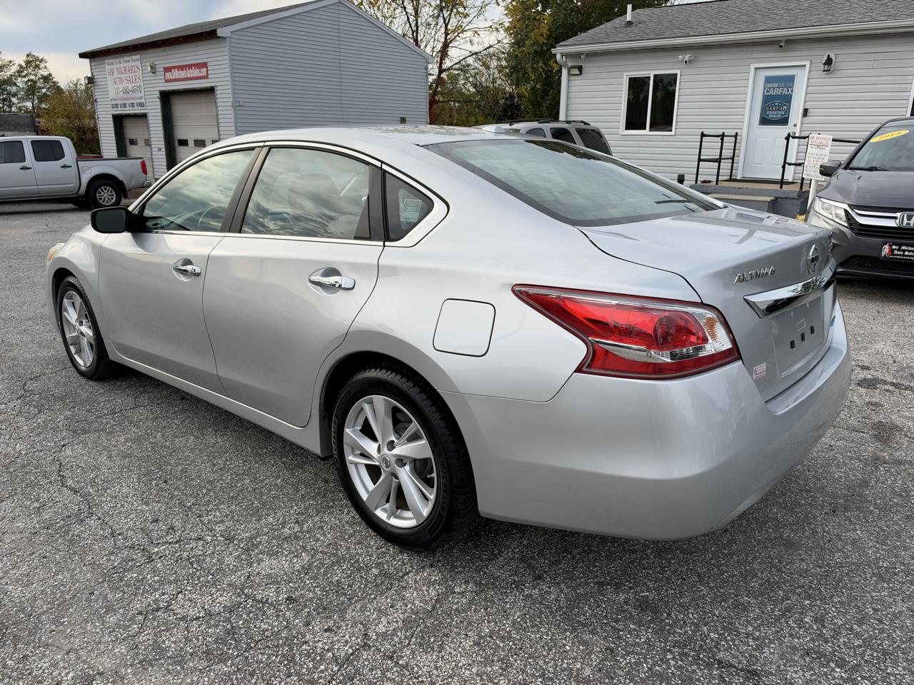 Nissan Altima 4dr Sdn I4 2.5 SV 2013