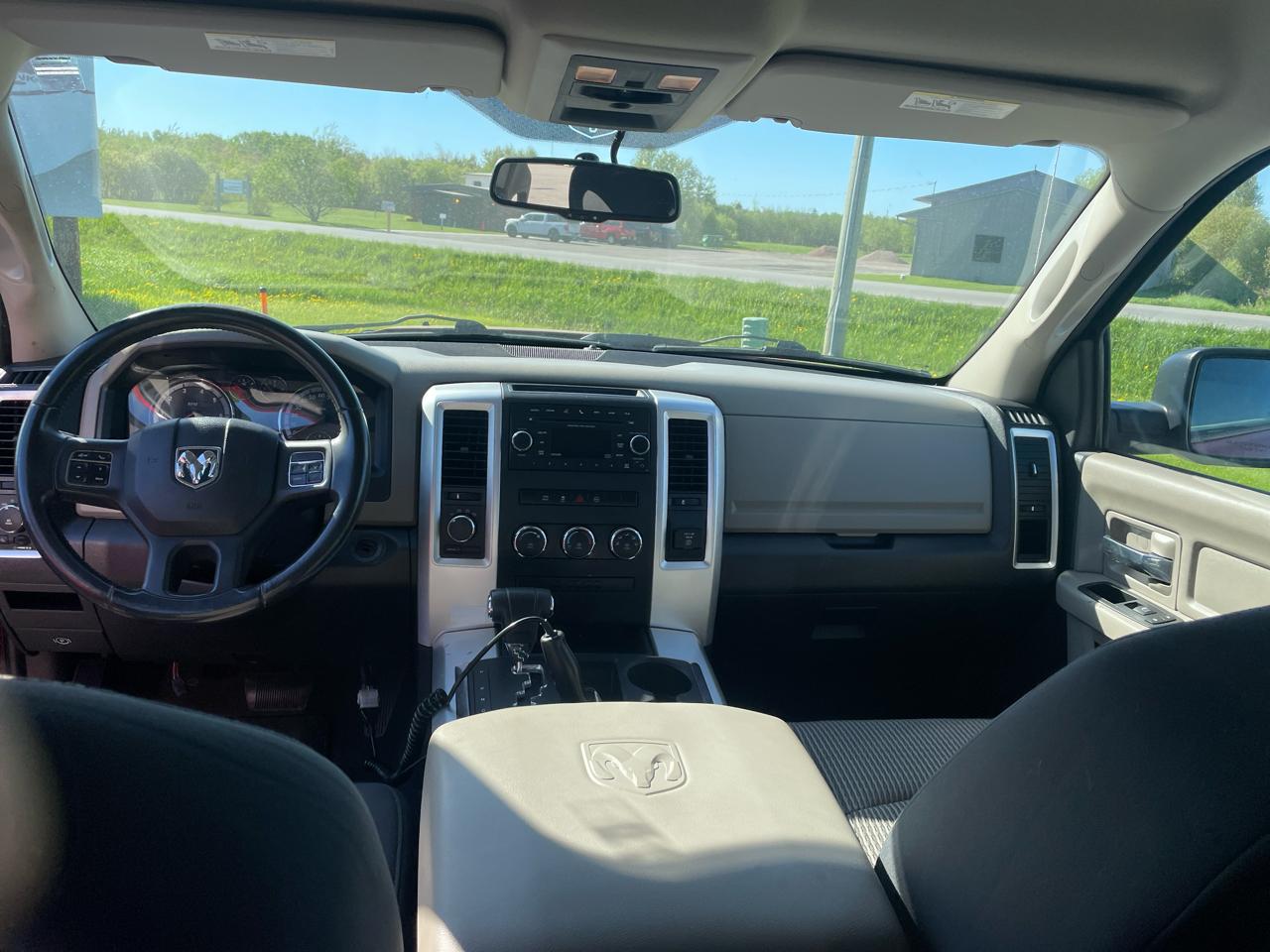 RAM 1500 4WD Quad Cab 140.5" Big Horn 2012